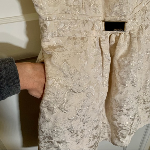 Jennifer Lopez Cream/Gold Fit & Flare Sleeveless Formal Mini Dress - Picture 5 of 8